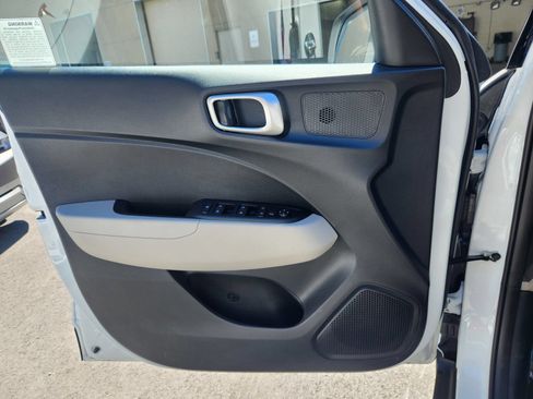 Certified 2026 Hyundai Venue SEL FWD image 21