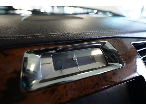 Used 2014 Cadillac Escalade Platinum RWD image 26