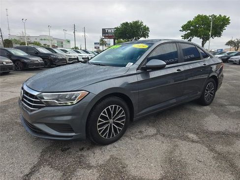 Used 2019 Volkswagen Jetta SE w/ Cold Weather Package image 6