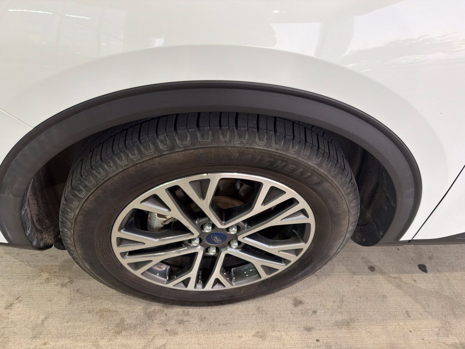 Used 2020 Ford Escape SEL FWD image 2