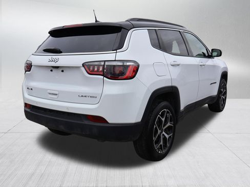 Used 2025 Jeep Compass Limited image 7