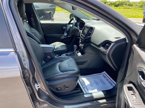 Used 2019 Jeep Cherokee Limited AWD/4WD image 16