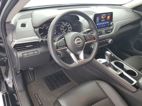 Used 2024 Nissan Altima 2.5 SR FWD image 19