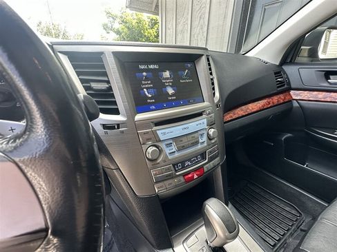 Used 2011 Subaru Outback 3.6R Limited AWD/4WD image 48