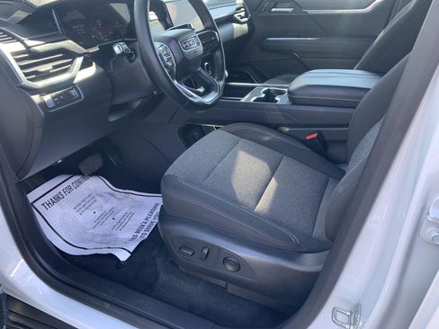 Used 2025 GMC Acadia Elevation image 15