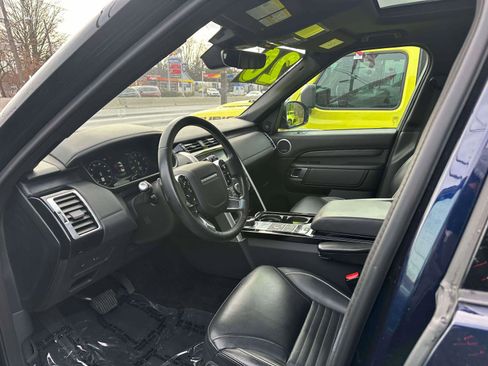Used 2020 Land Rover Discovery HSE Luxury image 15