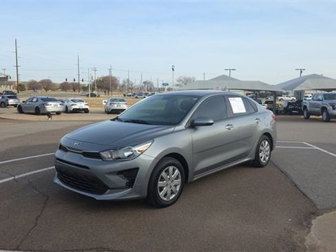 Used 2021 Kia Rio S image 2
