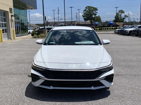 New 2026 Hyundai Elantra SE FWD image 3
