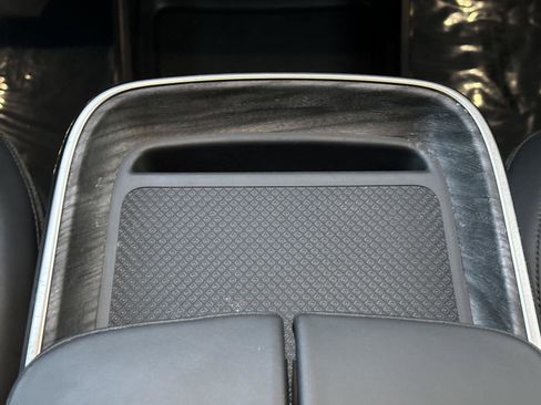 Used 2022 Rivian R1S Launch Edition image 31