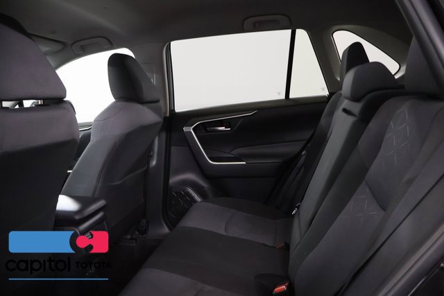 Used 2025 Toyota RAV4 XLE AWD/4WD image 30