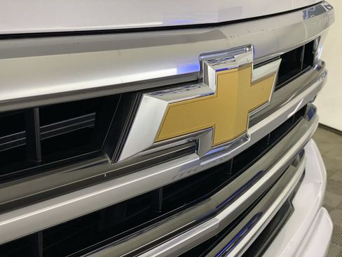 Used 2023 Chevrolet Silverado 1500 High Country w/ High Country Premium Package AWD/4WD image 38