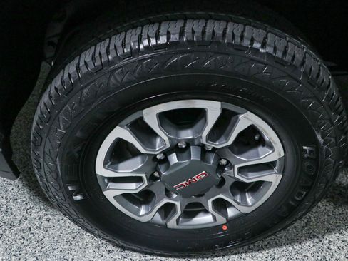 Used 2023 GMC Sierra 2500 SLE AWD/4WD image 11