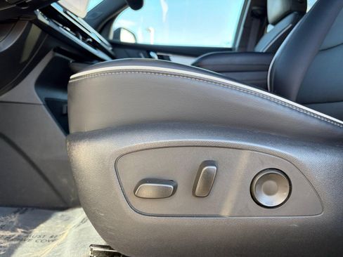 Used 2025 Buick Enclave Preferred FWD image 21