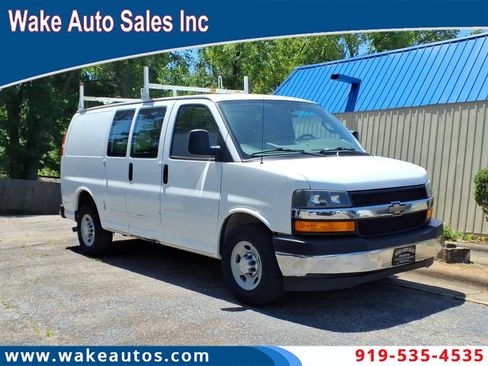 Used 2017 Chevrolet Express 2500 RWD image 1