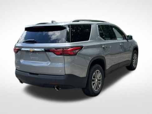 Used 2023 Chevrolet Traverse LT FWD image 7