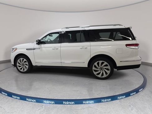 Certified 2024 Lincoln Navigator L Reserve AWD/4WD image 8