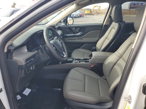 New 2026 Lincoln Corsair Premiere image 12