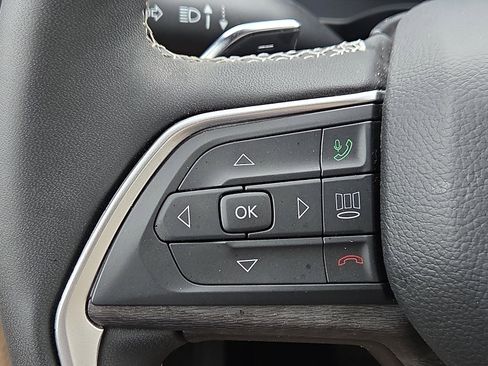 Used 2025 Jeep Grand Cherokee Limited w/ Trailer Tow Package image 21