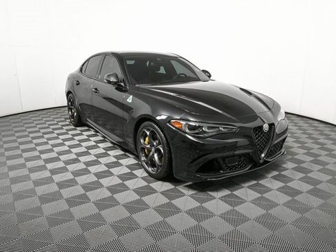 Used 2024 Alfa Romeo Giulia Quadrifoglio image 25