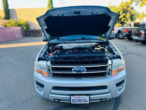 Used 2017 Ford Expedition EL XLT AWD/4WD image 11