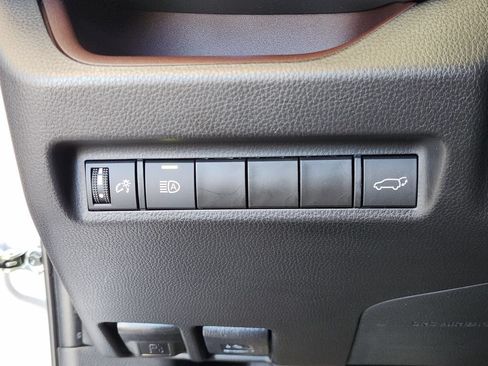Used 2022 Toyota RAV4 Limited FWD image 22