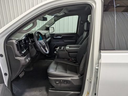 Used 2026 GMC Sierra 1500 SLT AWD/4WD image 15