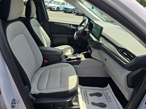 Used 2025 Ford Escape Active w/ Active Premium Tech Pack FWD image 12