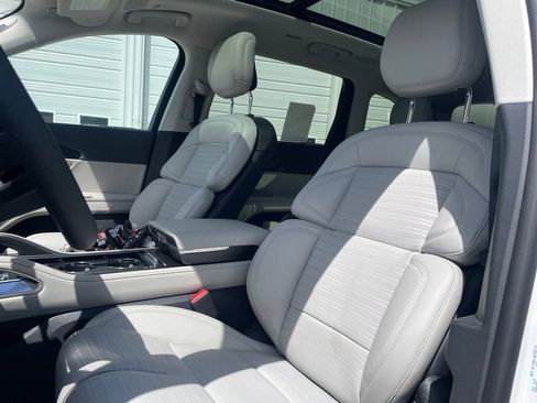 New 2026 Lincoln Nautilus Reserve AWD/4WD image 9