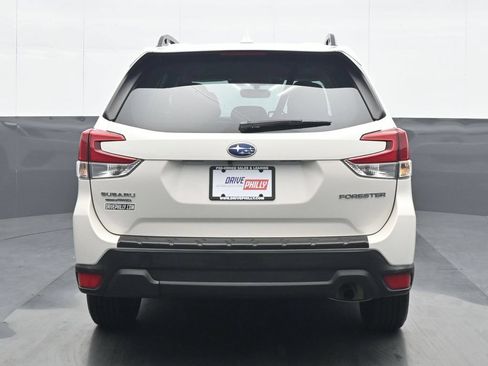 Used 2023 Subaru Forester Premium AWD/4WD image 5