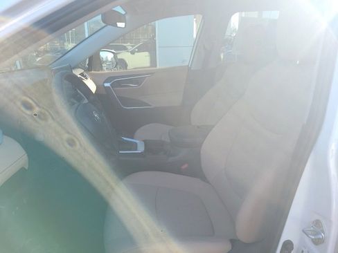 Used 2020 Toyota RAV4 XLE image 16