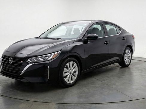 Used 2025 Nissan Sentra S FWD image 3