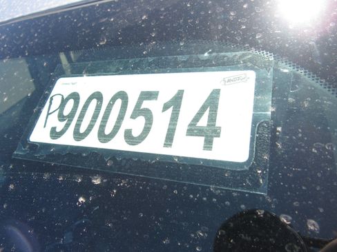 Used 2024 Toyota Sienna XLE FWD image 7