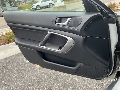 Used 2006 Subaru Outback 2.5i image 17