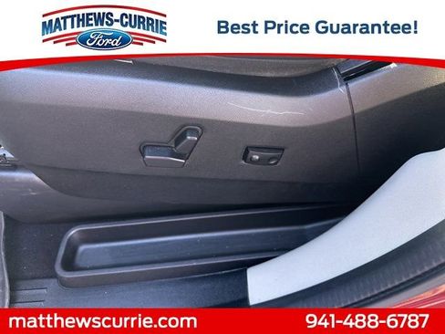Used 2014 Dodge Grand Caravan SXT FWD image 10