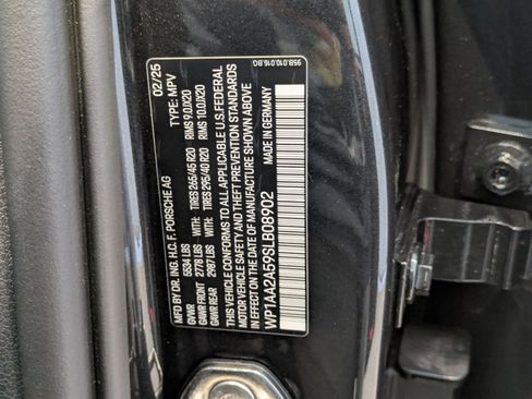 Certified 2025 Porsche Macan image 28