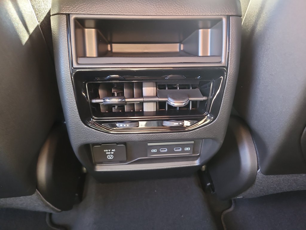 New 2027 Jeep Grand Cherokee Altitude AWD/4WD image 16
