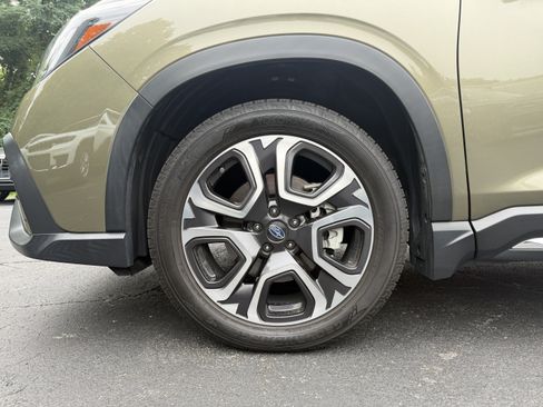 Used 2023 Subaru Ascent Limited w/ Technology Package AWD/4WD image 10