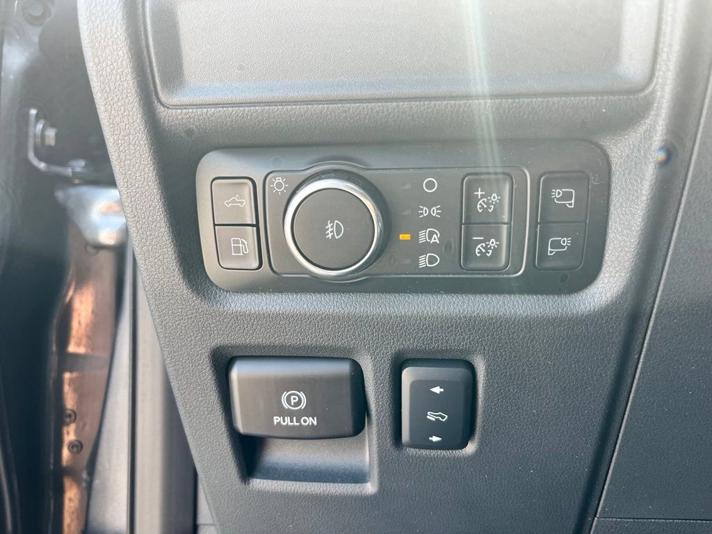 Used 2025 Ford F150 Platinum w/ FX4 Off-Road Package AWD/4WD image 16