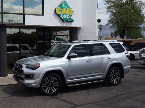 Used 2022 Toyota 4Runner Limited image 3