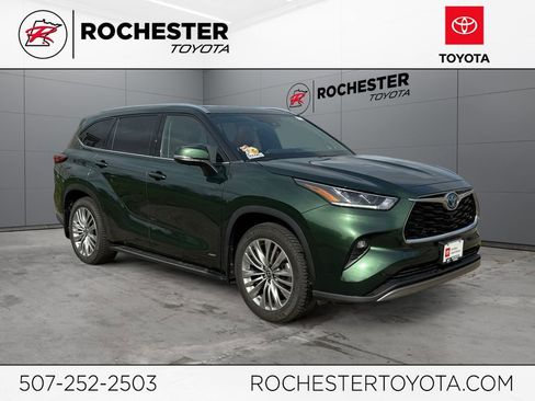 Used 2023 Toyota Highlander Platinum AWD/4WD image 1