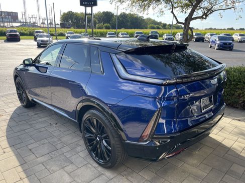 Used 2026 Cadillac Lyriq Premium Sport w/ LPO, Blue Accent Package AWD/4WD image 6