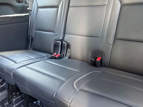 Used 2025 GMC Yukon XL Denali image 15