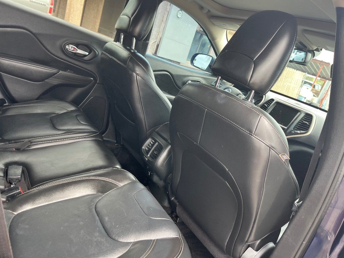 Used 2015 Jeep Cherokee Limited AWD/4WD image 34