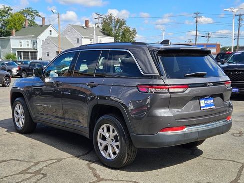 Used 2022 Jeep Grand Cherokee Limited image 3