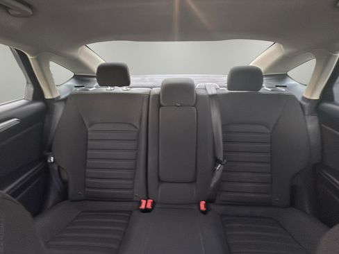 Used 2017 Ford Fusion SE image 15