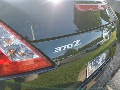 Used 2011 Nissan 370Z Touring w/ Sport Pkg RWD image 17