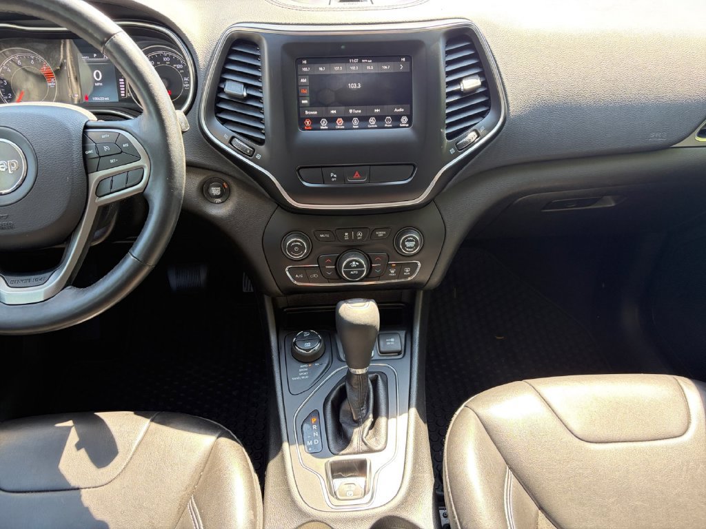 Used 2019 Jeep Cherokee Latitude Plus w/ Comfort/Convenience Group AWD/4WD image 11