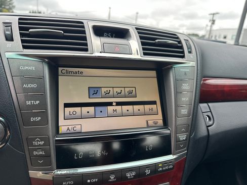 Used 2012 Lexus LS 460 AWD w/ Comfort Pkg image 32