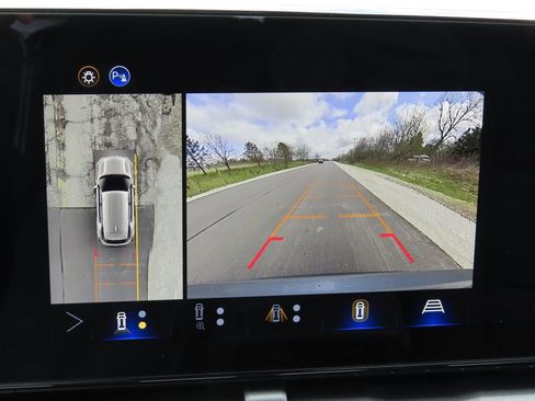 New 2026 Chevrolet Equinox LT w/ Midnight Edition AWD/4WD image 7