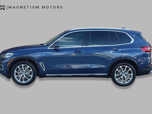 Used 2022 BMW X5 xDrive40i w/ Premium Package AWD/4WD image 3